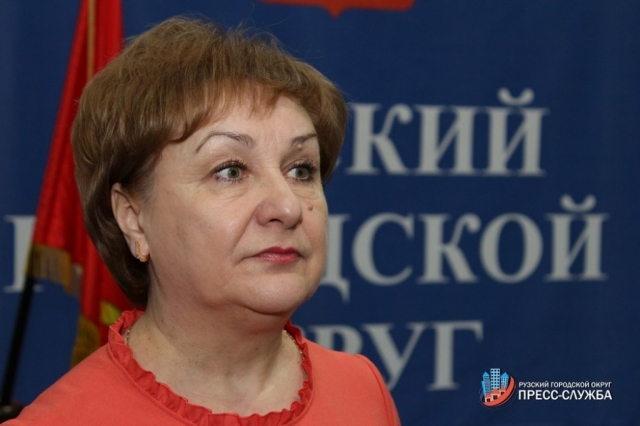 Татьяна Сердюкова поблагодарила Максима Тарханова за сотрудничество с депутатами