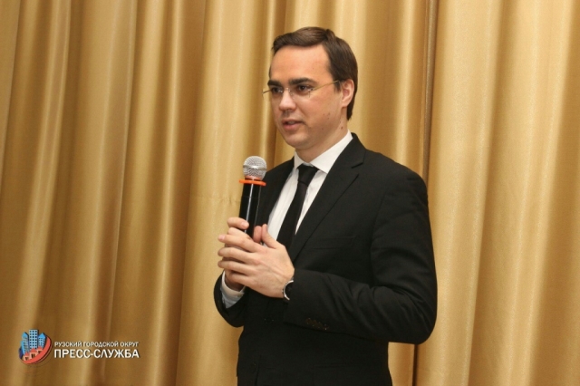 Максим Тарханов поручил улучшить качество образования в Рузском округе