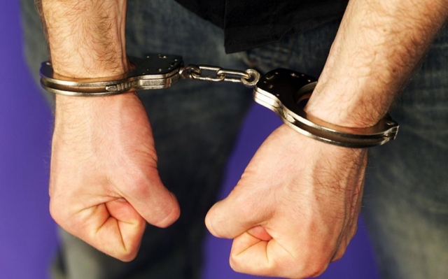 Полицейские раскрыли грабеж букмекерской конторы в Тучкове
