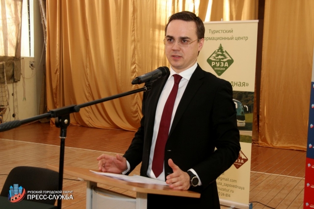 Максим Тарханов обсудил вопрос переселения граждан из ветхого жилья с жителями Беляной Горы