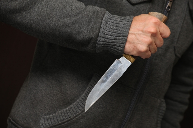 Жительнице Рузского округа угрожали ножом  