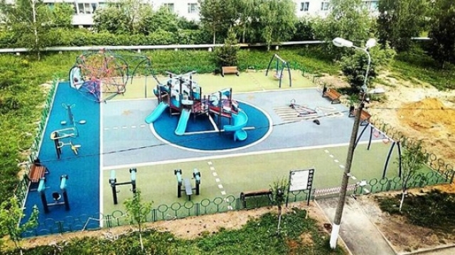 В Рузском городском округе завершены работы по устройству детского игрового комплекса