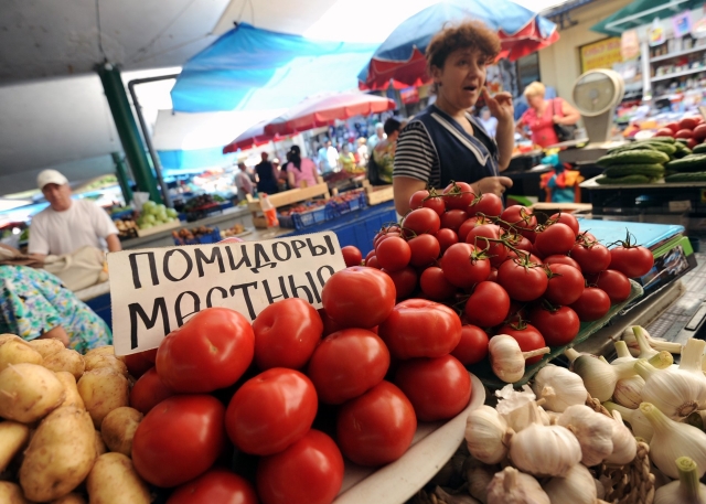 Места для торговли дачников оборудовали на рынке в поселке Тучково
