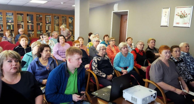 В Московской области обучают жителей оплачивать коммунальные услуги через интернет-сервисы