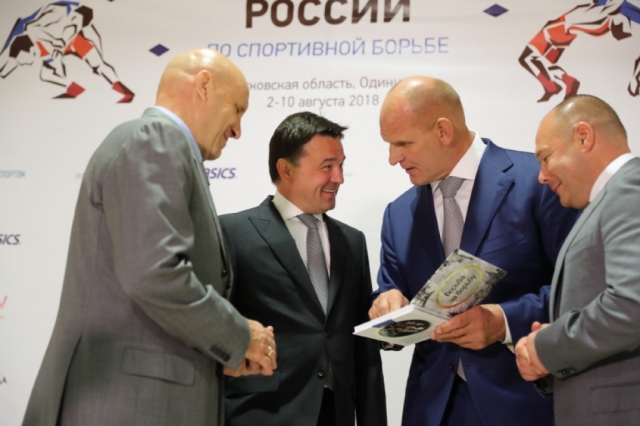 Воробьев посетил чемпионат России по греко-римской борьбе в Одинцове