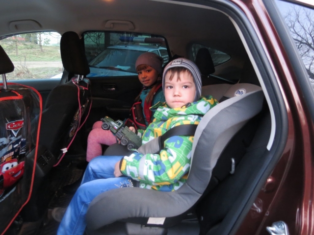 Сотрудники Госавтоинспекции Рузского округа напомнили о правилах перевозки детей на автомобиле