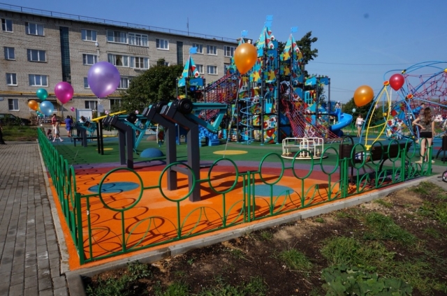 В поселке Тучково открыт новый детский городок «Замок»