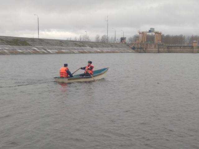 На Озернинском водохранилище спасли рыбака