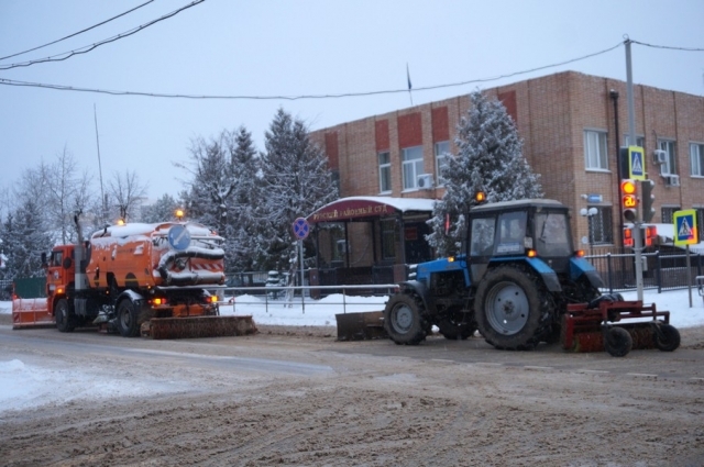 Более 60 единиц техники вышло на уборку Рузского округа от снега