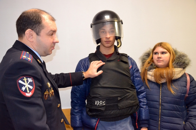 Сотрудники рузской полиции провели экскурсию для студентов Красногорского колледжа