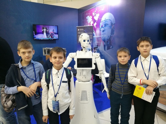 Школьники Рузского округа побывали в мире роботов