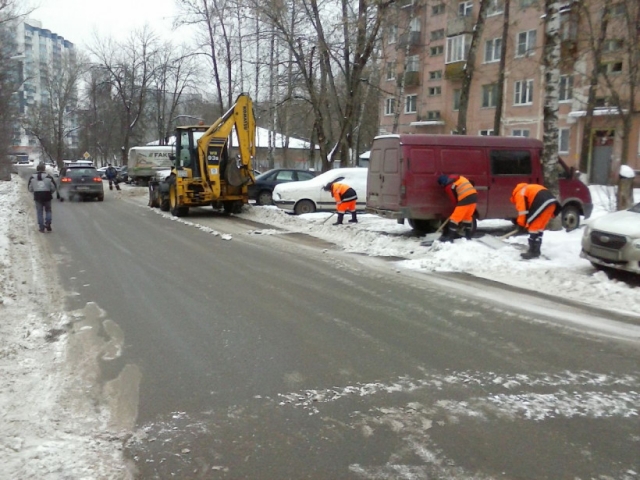 Названы муниципалитеты Подмосковья, где оперативно реагируют на жалобы по снегу на дорогах