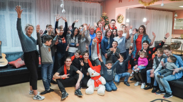 Актеры сериалов «Кадетство» и «Закрытая школа» посетят детские дома Подмосковья