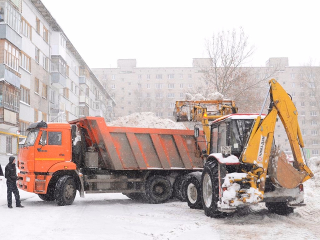 Коммунальные службы Московской области в усиленном режиме убирают выпавший снег