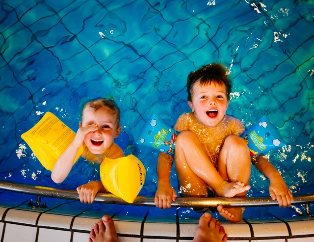В Московской области проходит массовая акция «Научись плавать»  для детей