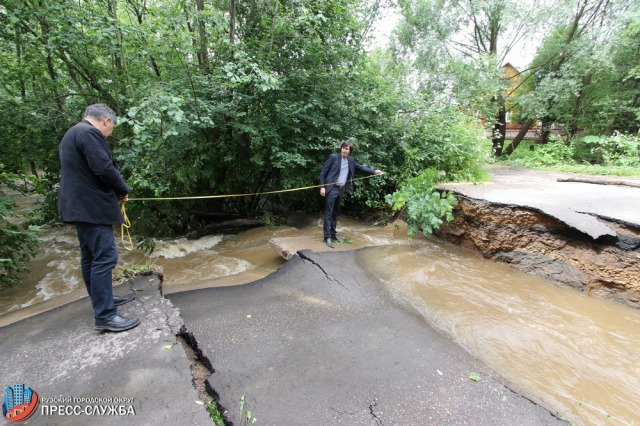 В Рузском городском округе приступили к восстановлению разрушенного ливнем моста