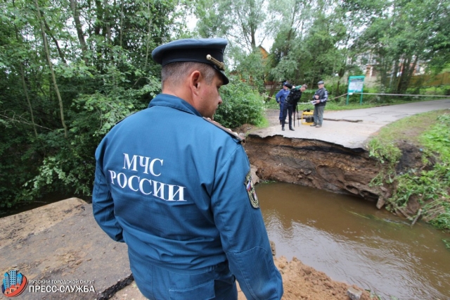 Ливень разрушил мост в Рузском районе Подмосковья 