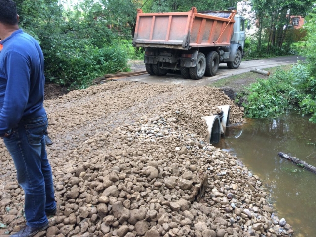 В деревне Румянцево восстановили разрушенный мост