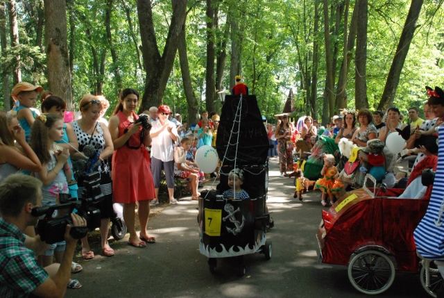 «Парад колясок» пройдет в Рузском городском округе в День семьи, любви и верности