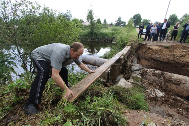 Разрушенный в Рузском округе мост планируют восстановить к утру