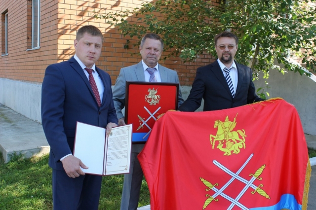 Герб и штандарт Рузского округа вручили 45-ой бригаде спецназа ВДВ  