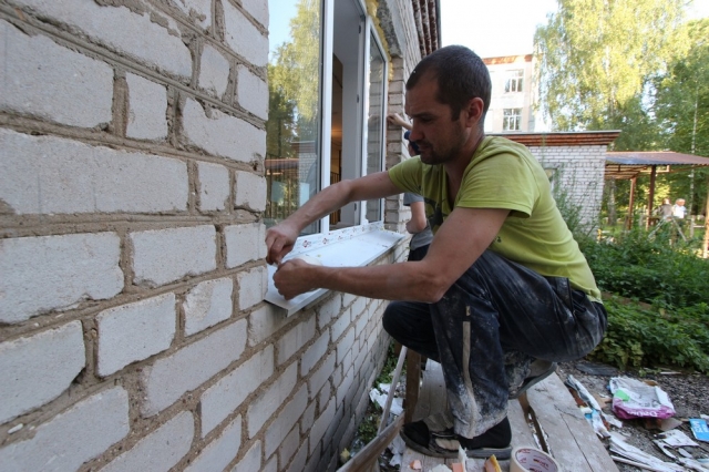 В Рузском городском округе на сэкономленные средства проводят дополнительный ремонт школы