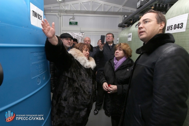 Станцию обезжелезивания воды открыл Максим Тарханов вместе жителями в поселке Дорохово