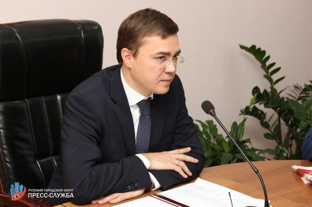Главу Рузского городского округа поблагодарили за ликвидацию второй смены в школе Рузы
