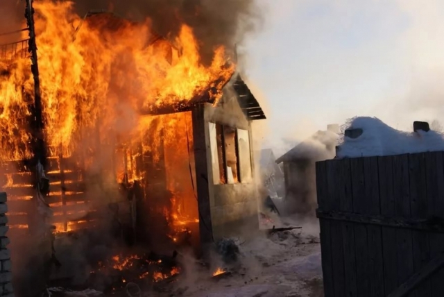   В новогодние праздники в Рузском округе сгорела конюшня