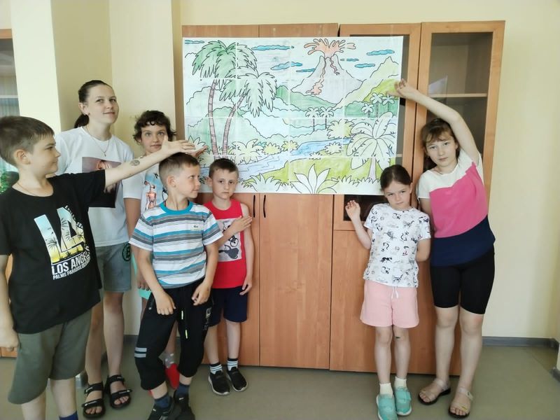 В лагере Покровской школы отметили День России