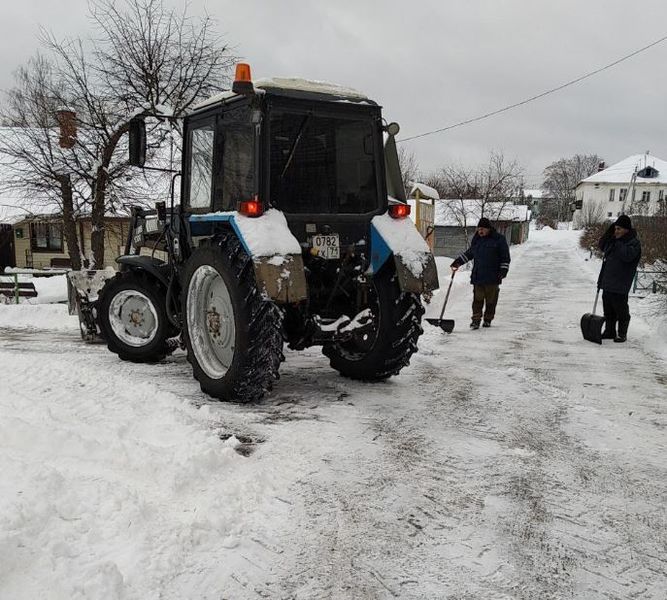 В Рузском округе убирают снег на общественных территориях