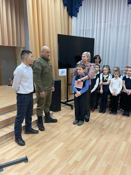 Рузские школьники общались с защитниками Родины