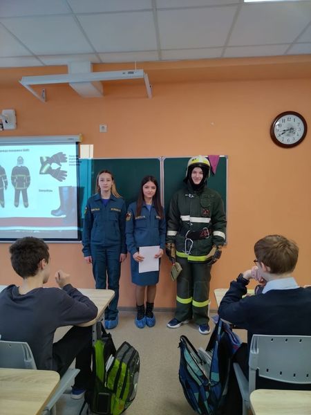 Тучковским школьникам – о работе спасателя