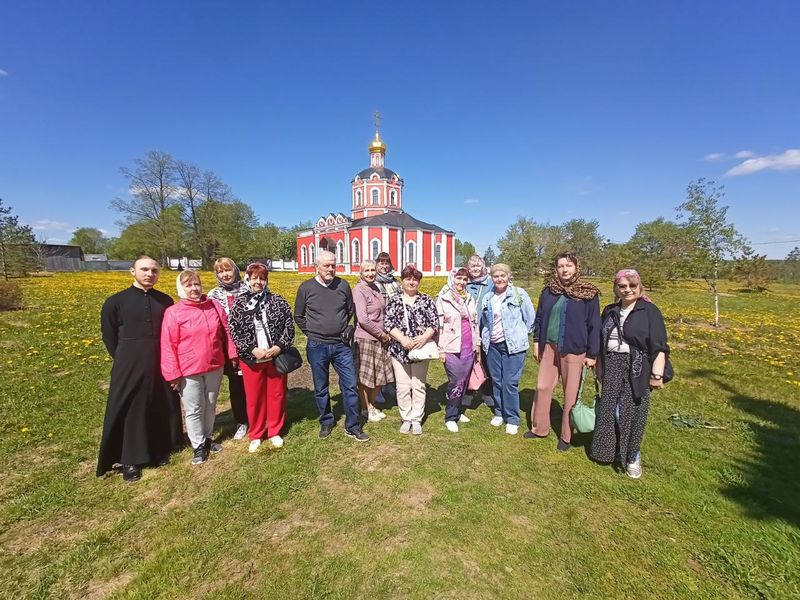 Пенсионеры Рузского округа посетили храмы в Комлево и Сумароково