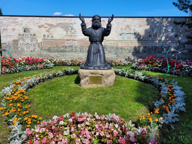 Ружане побывали в монастыре и на святом источнике