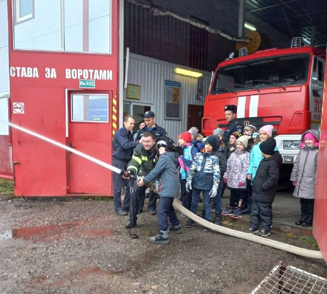 Рузские школьники побывали в гостях у пожарных 312-й пожарно-спасательной части ГКУ МО «Мособлпожспас» 