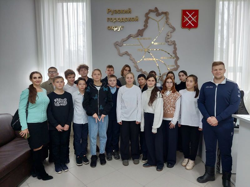 Школьники из Тучково побывали в Рузском архиве