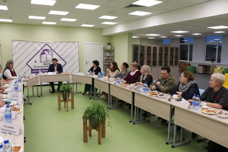 Николай Пархоменко провел рабочую встречу с директорами школ