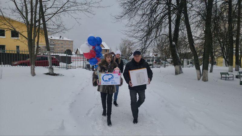 Единороссы Рузского округа вручили подарки юным пациентам больницы