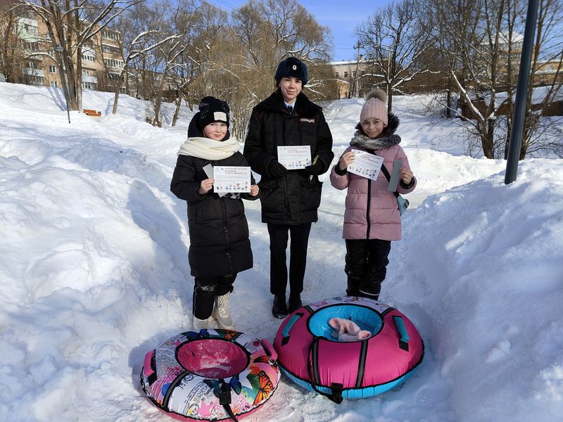 Сотрудники рузской Госавтоинспекции напомнили школьникам о безопасности на каникулах