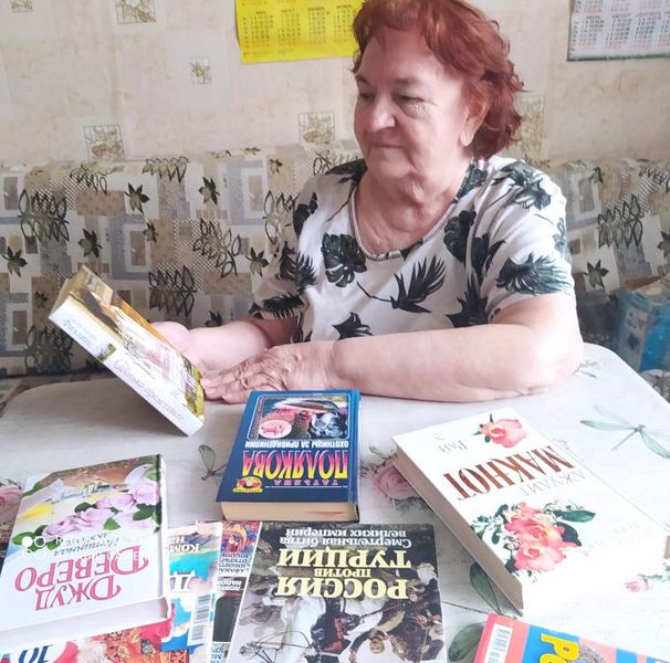 Покровских пенсионеров библиотекарь обслуживает на дому