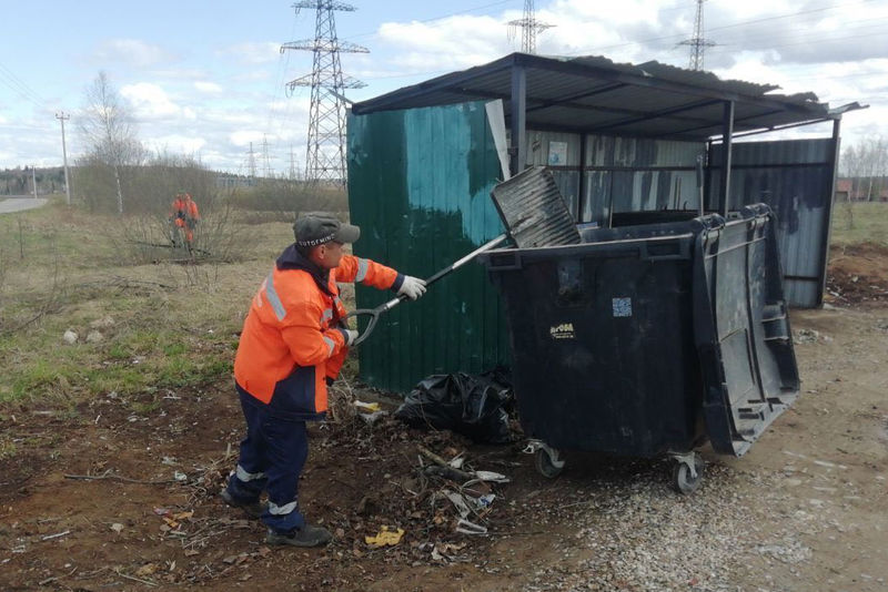  В Рузском округе наводят чистоту на контейнерных площадках